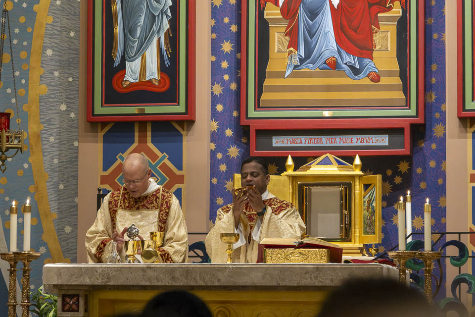 2026-StMary-EasterVigil (162 of 215).jpg